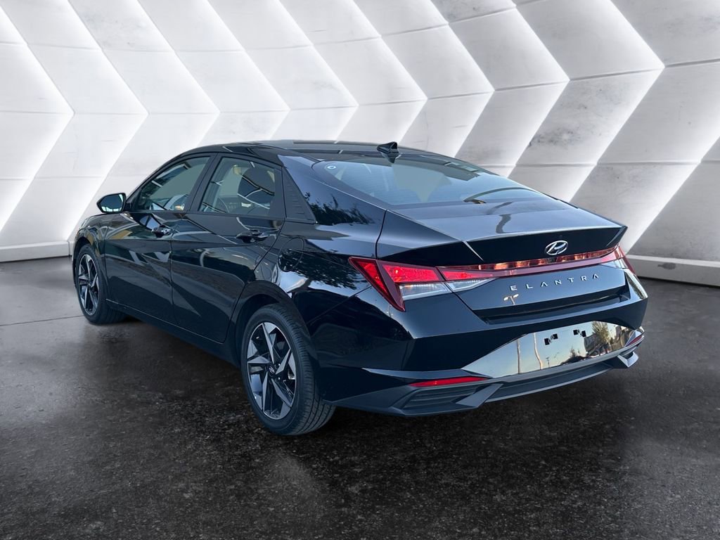 Used 2023 Hyundai Elantra SEL w/ Convenience Package image 6