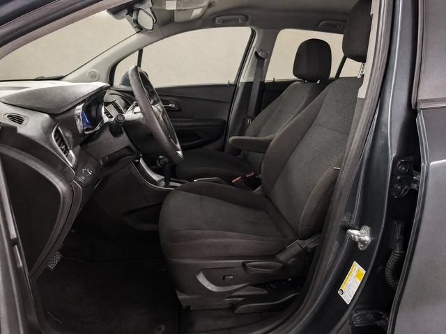 Used 2022 Chevrolet Trax LS w/ Tint and Cruise Package AWD/4WD image 13