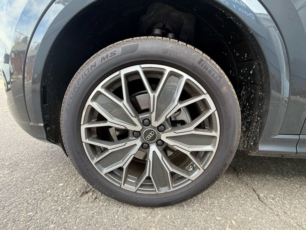 Used 2025 Audi Q5 Premium Plus w/ Premium Plus image 29