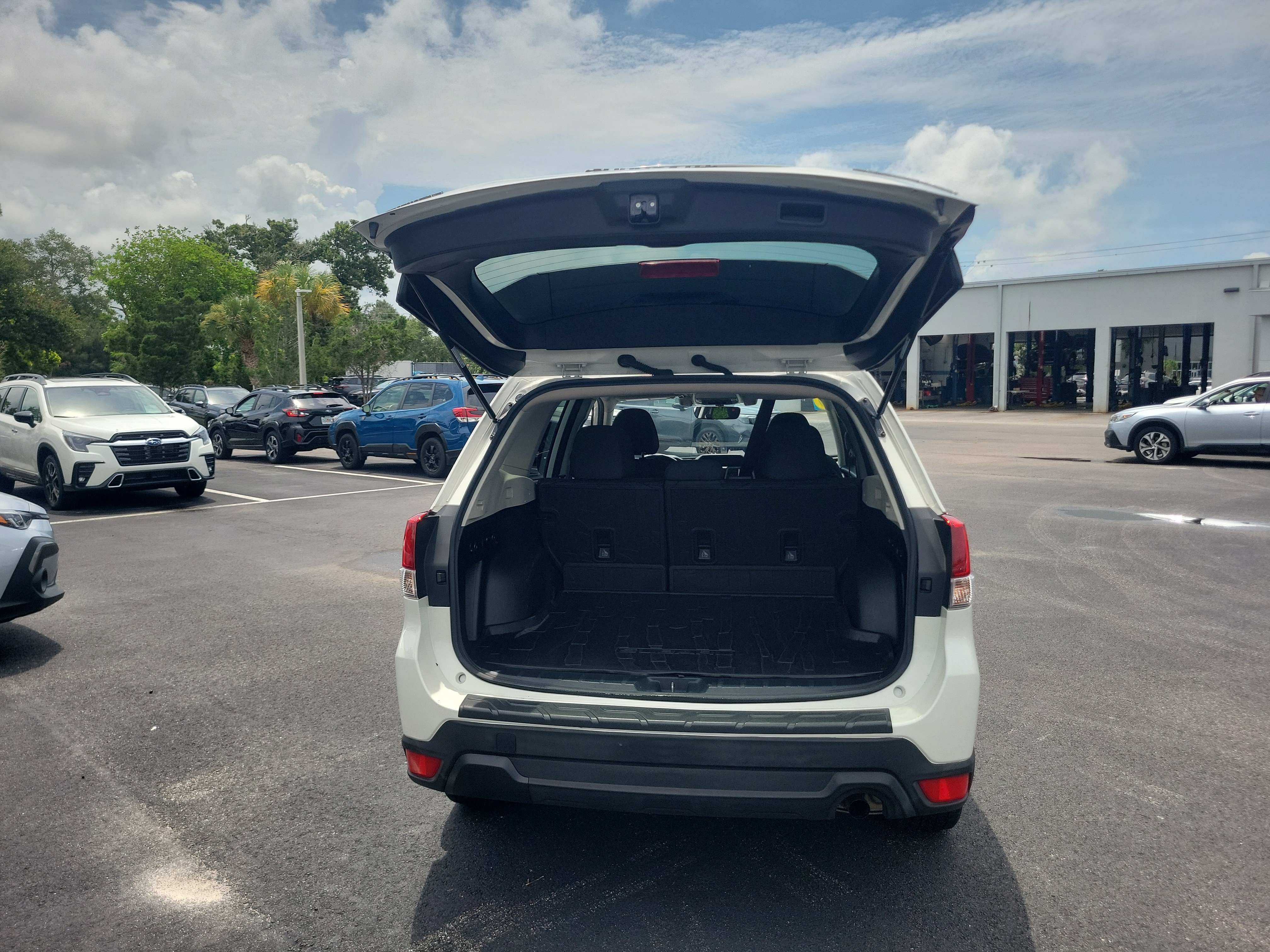 Used 2020 Subaru Forester Premium w/ Popular Package #1 AWD/4WD image 10