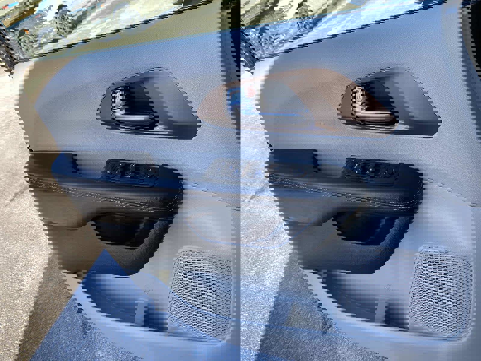 Certified 2022 Chrysler Voyager LX image 21