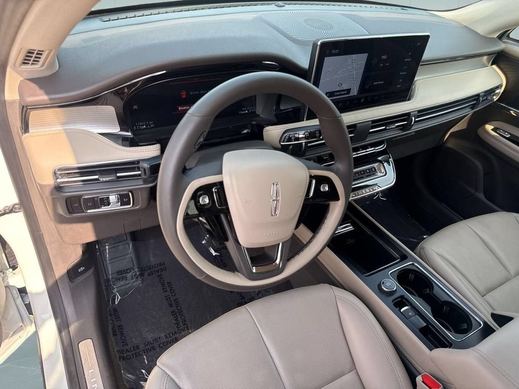 Certified 2024 Lincoln Corsair AWD w/ Equipment Group 101A image 11