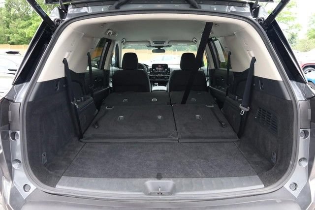 Certified 2025 Nissan Pathfinder SV FWD image 9