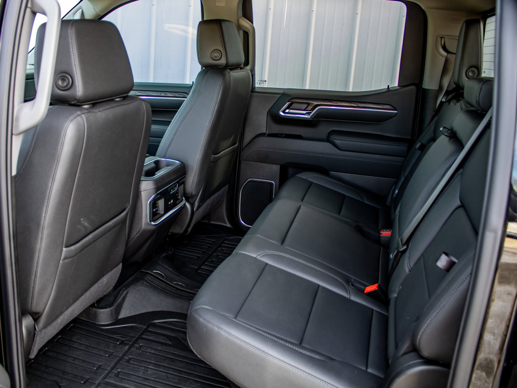 Used 2025 GMC Sierra 1500 SLT w/ SLT Premium Package image 24