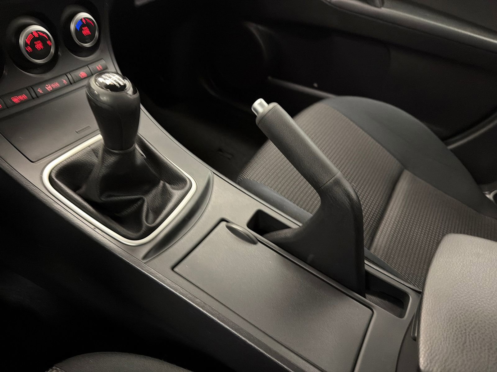 Used 2013 MAZDA MAZDA3 i Touring FWD image 26