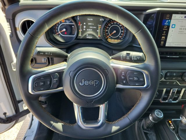 Used 2024 Jeep Wrangler Sahara image 25