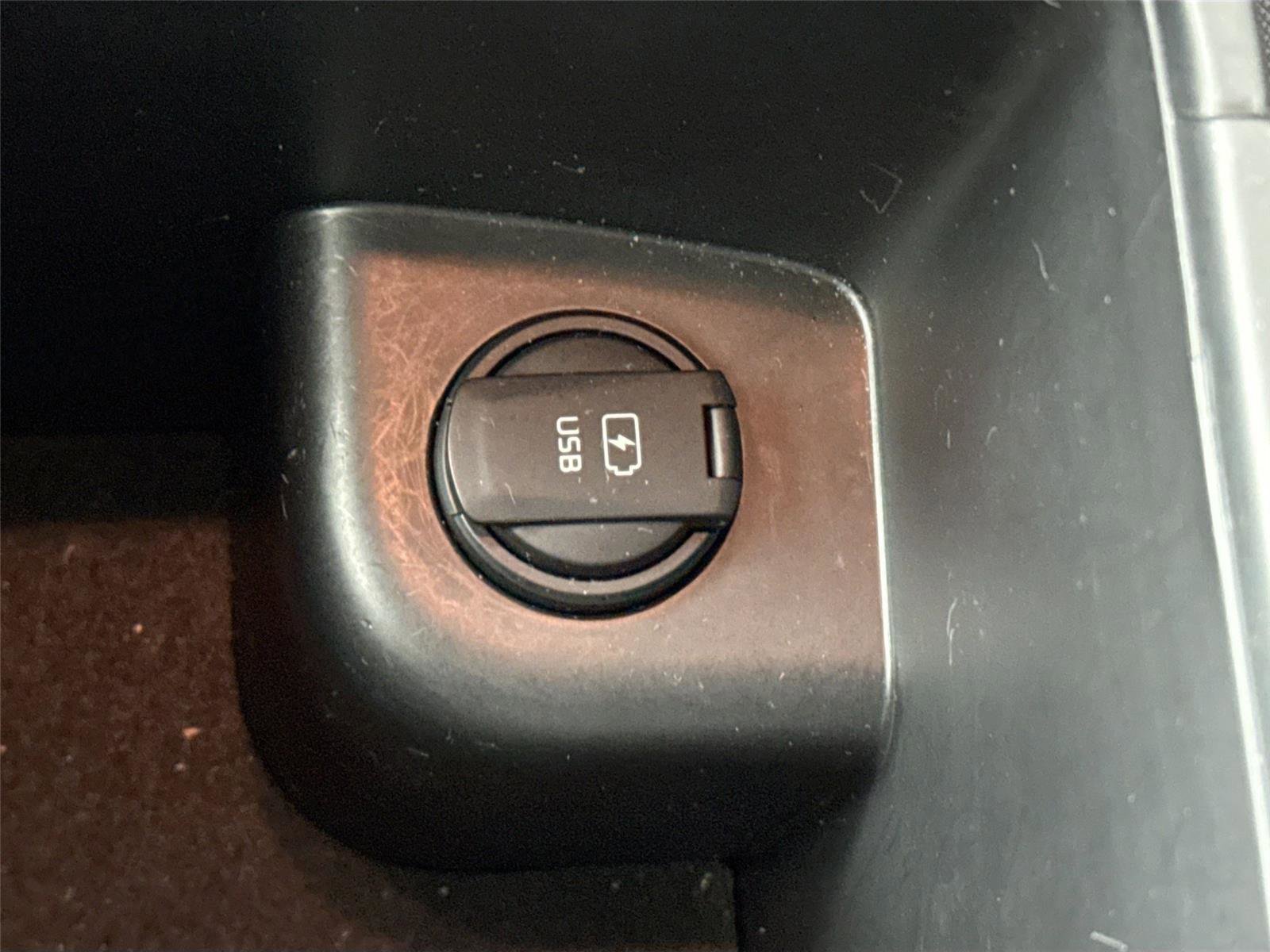 Used 2019 Kia Sorento LX image 29