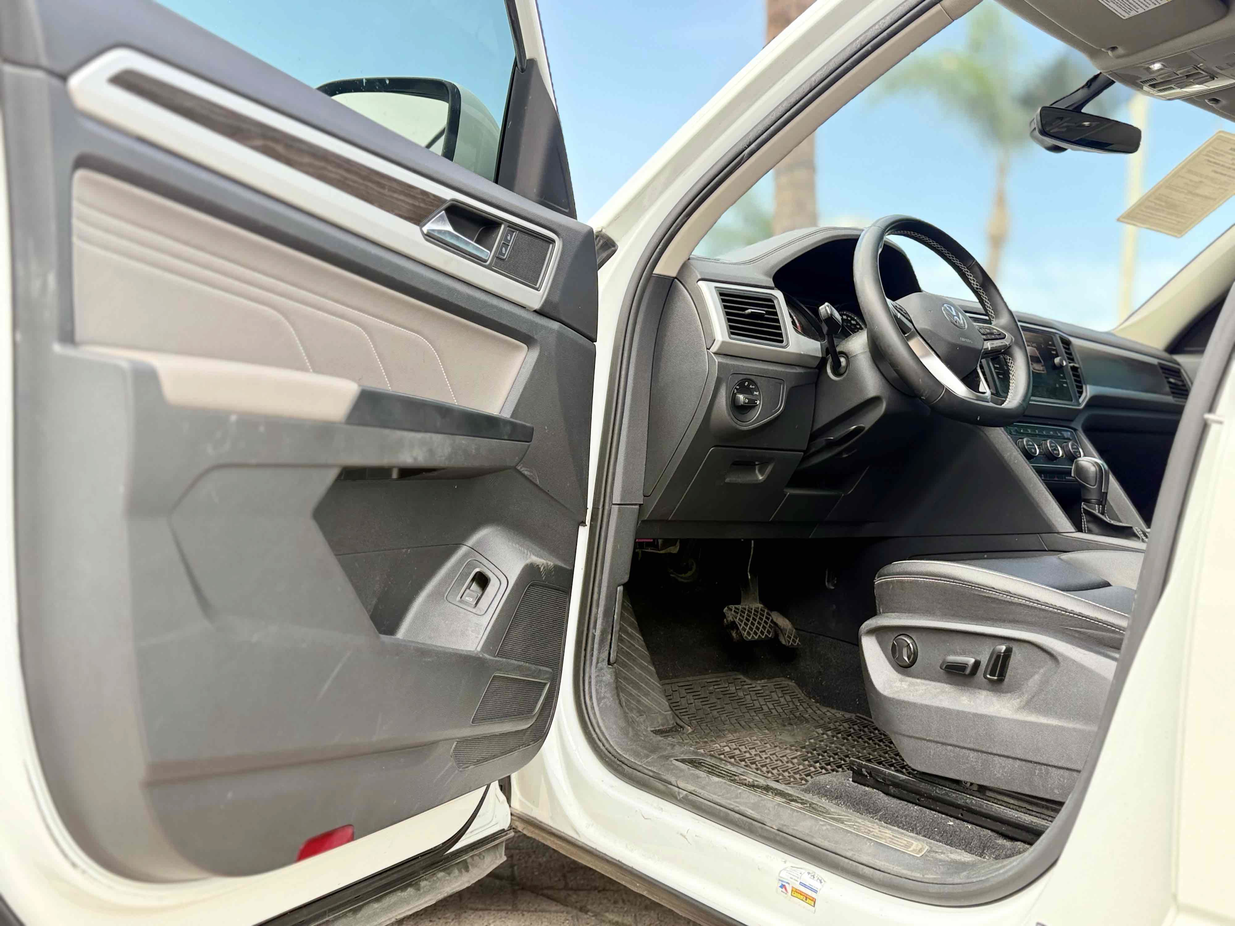 Used 2021 Volkswagen Atlas SE w/ Panoramic Sunroof Package FWD image 20