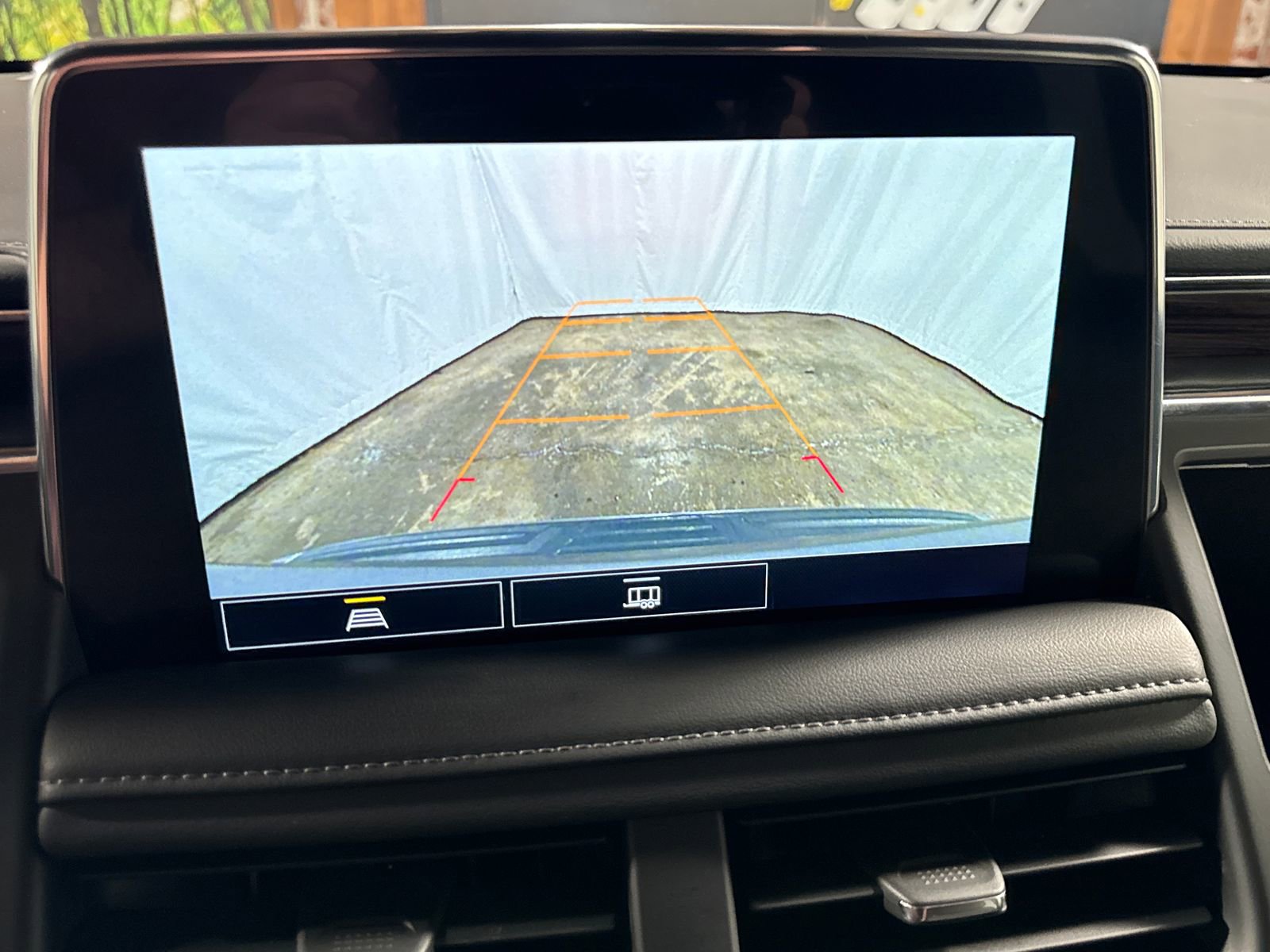 Used 2021 Chevrolet Suburban LS AWD/4WD image 22