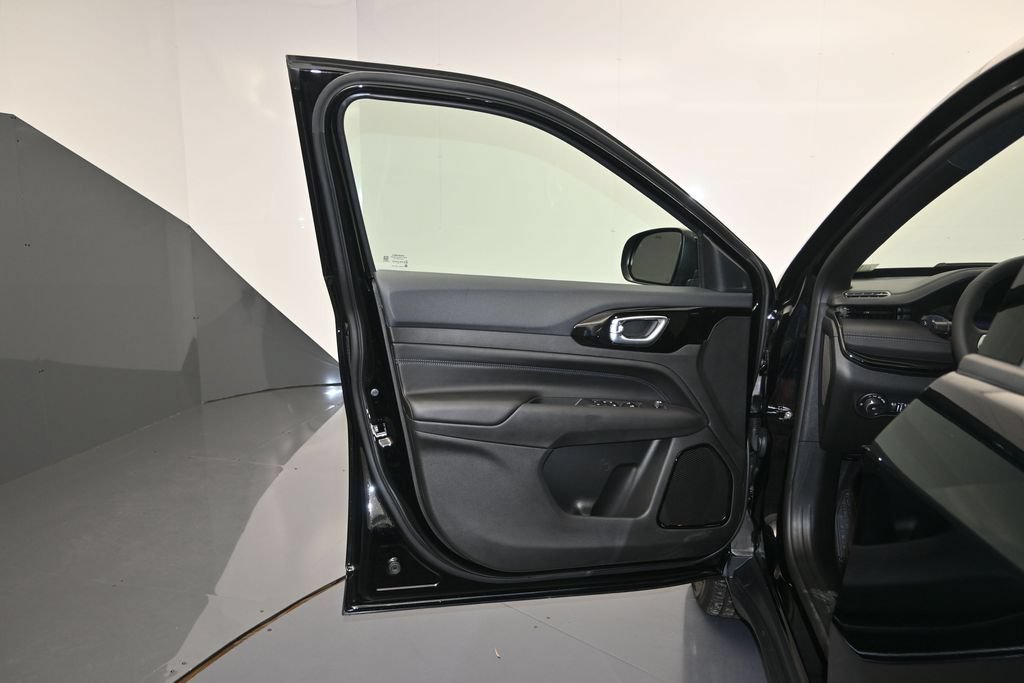 New 2026 Jeep Compass Latitude AWD/4WD image 10
