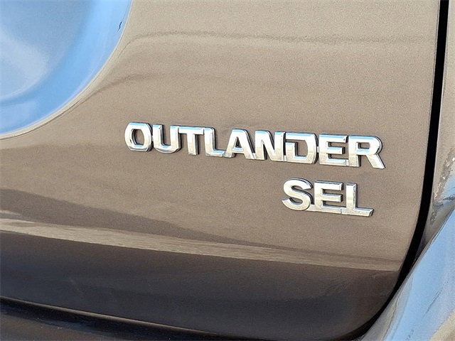 Used 2017 Mitsubishi Outlander SEL image 30