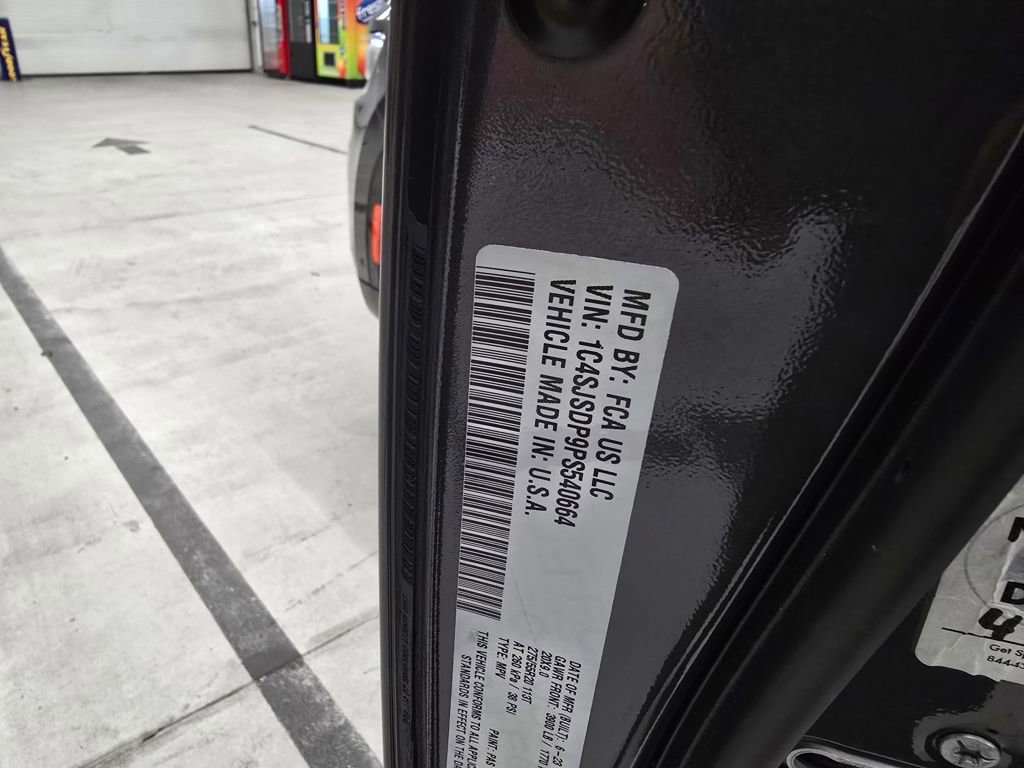 Used 2023 Jeep Wagoneer L Series III w/ Preferred Equipment Group image 16