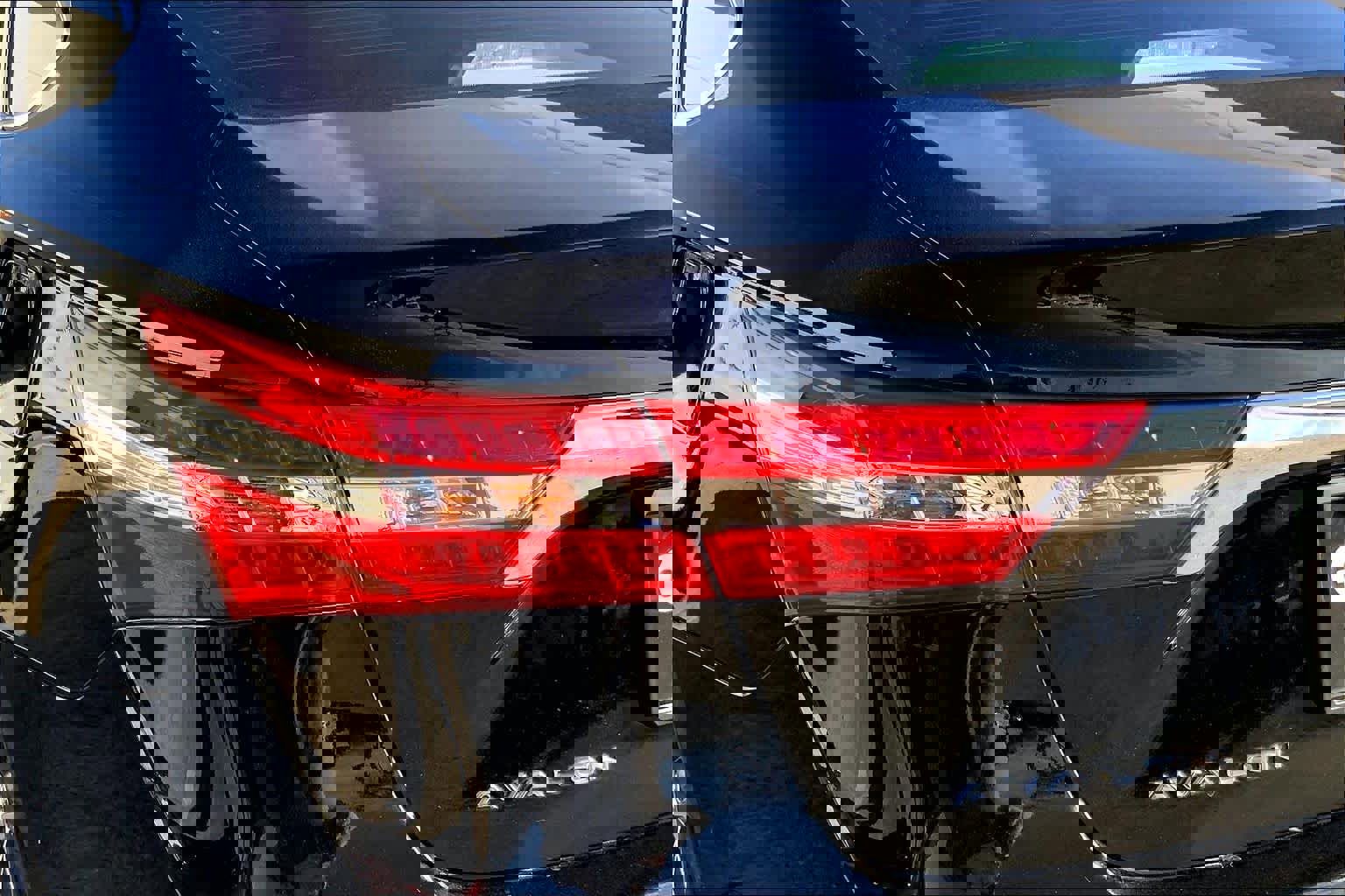 Used 2013 Toyota Avalon XLE image 25