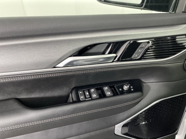 New 2026 Jeep Grand Wagoneer Limited AWD/4WD image 14