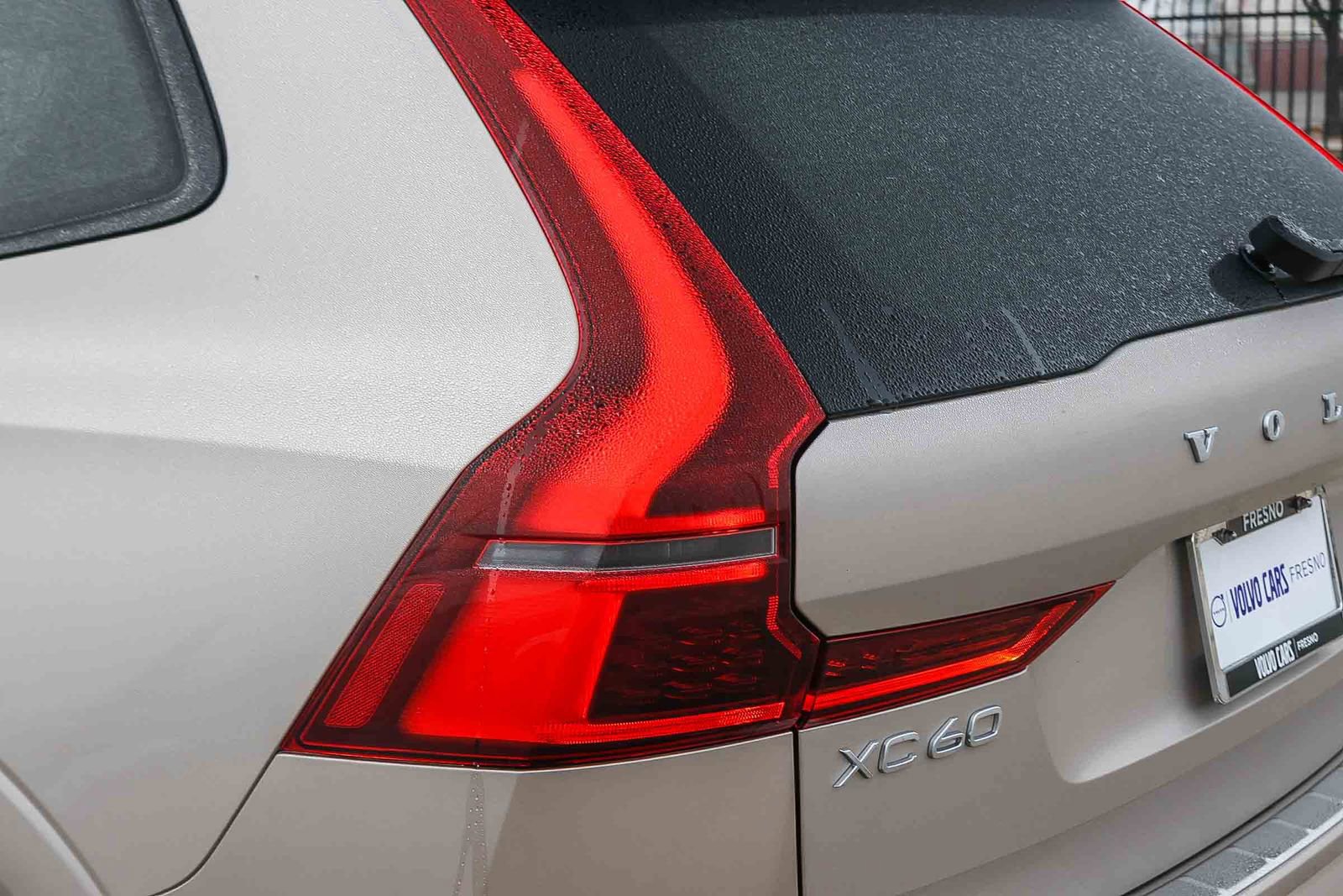 New 2026 Volvo XC60 T8 Ultra w/ Protection Package Premier image 11