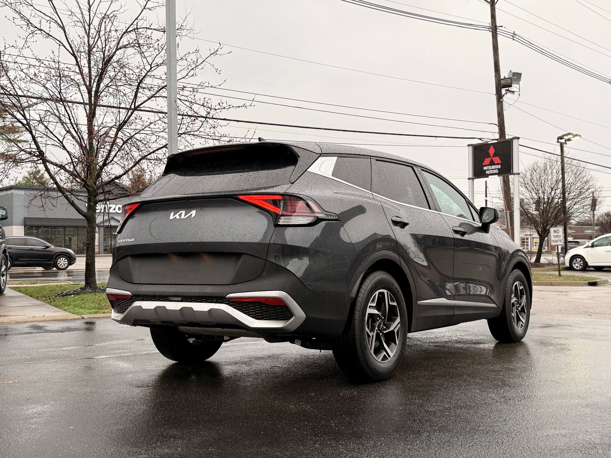 Used 2024 Kia Sportage LX image 4