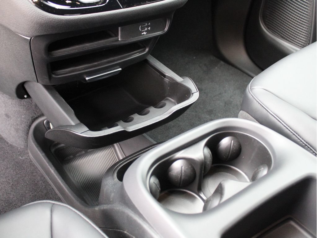 New 2026 Chrysler Pacifica Select AWD/4WD image 23