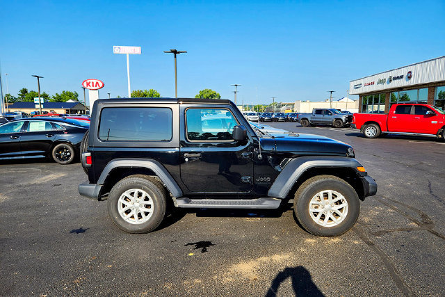 Used 2023 Jeep Wrangler Sport AWD/4WD image 17