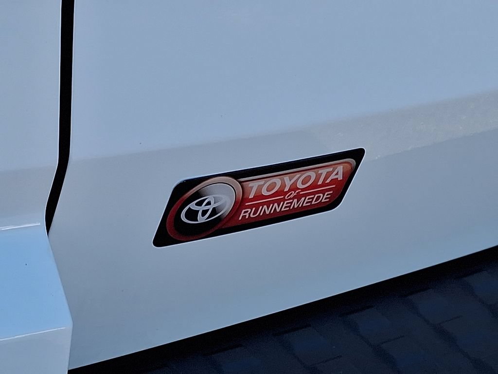 Certified 2025 Toyota 4Runner SR5 AWD/4WD image 30