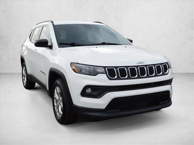 Used 2024 Jeep Compass Latitude AWD/4WD image 5
