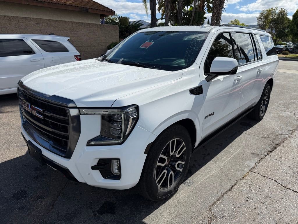 Used 2024 GMC Yukon XL AT4 w/ AT4 Premium Plus Package AWD/4WD image 6
