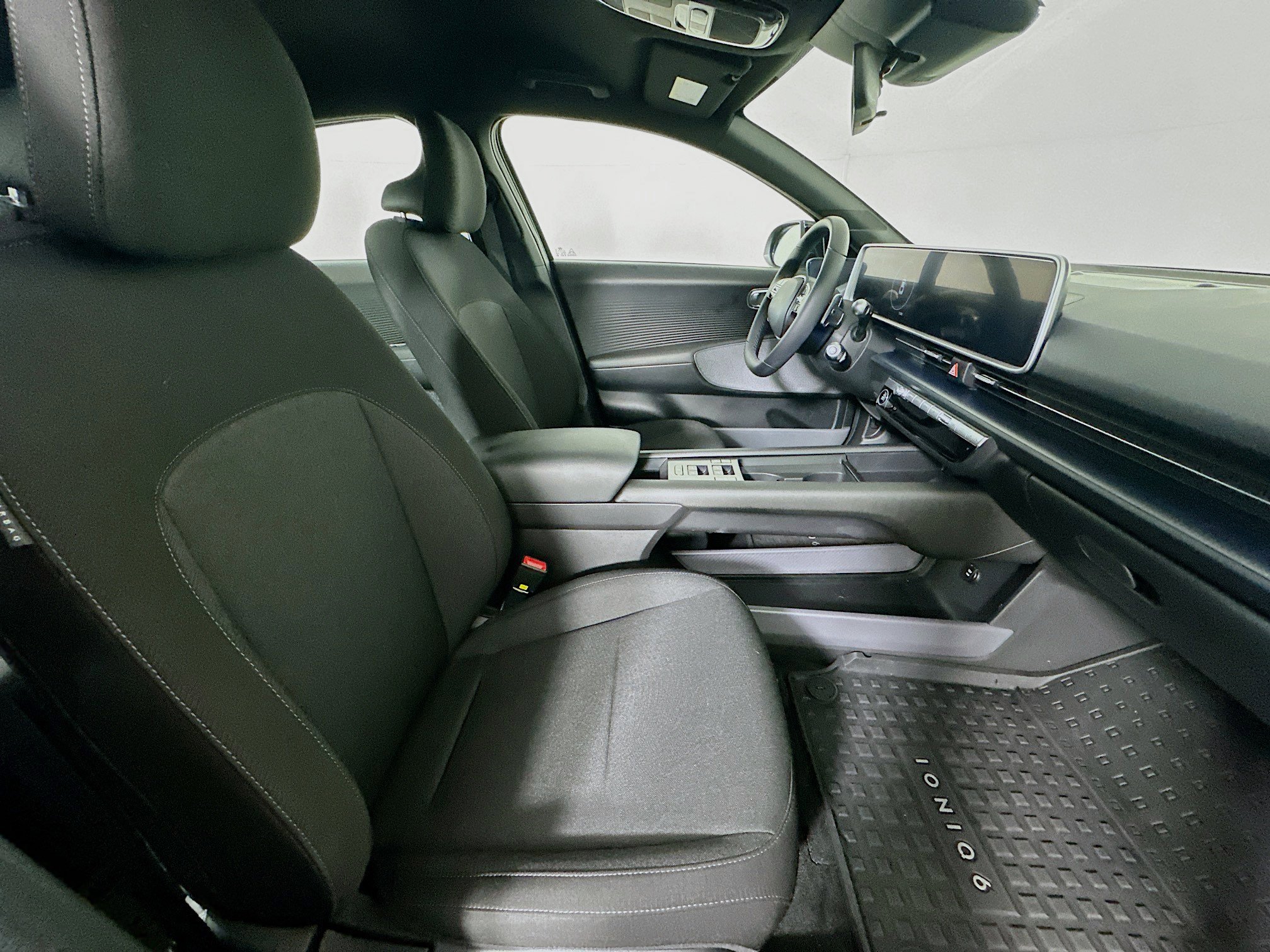 Used 2024 Hyundai Ioniq 6 SE image 31