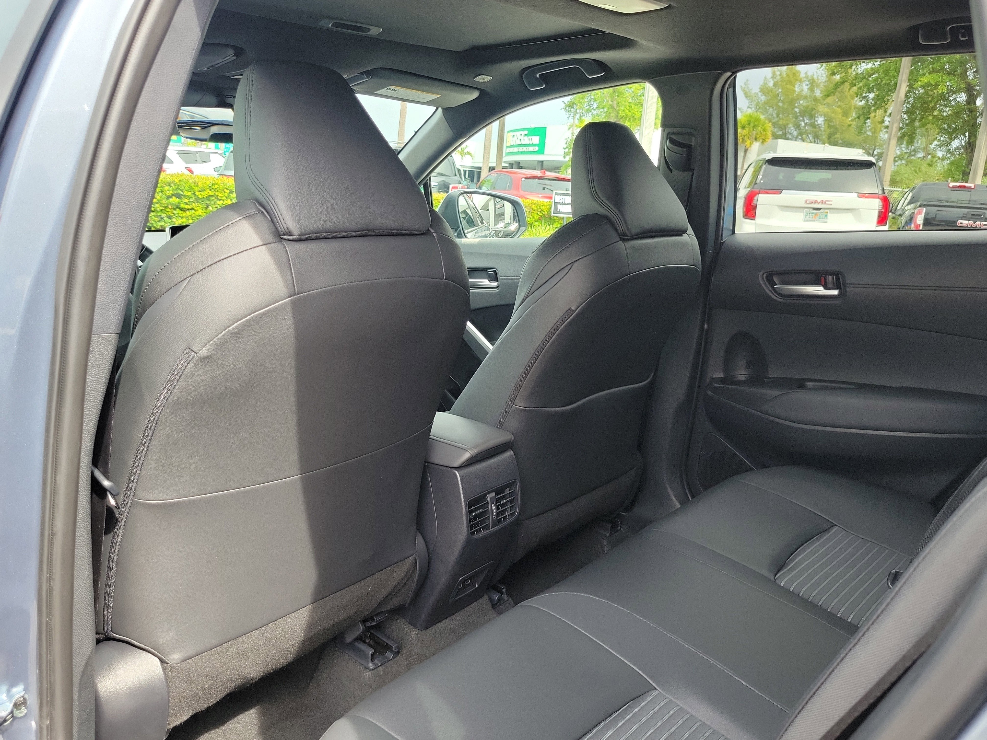 Used 2024 Toyota Corolla Cross AWD Hybrid w/ Convenience Package image 15