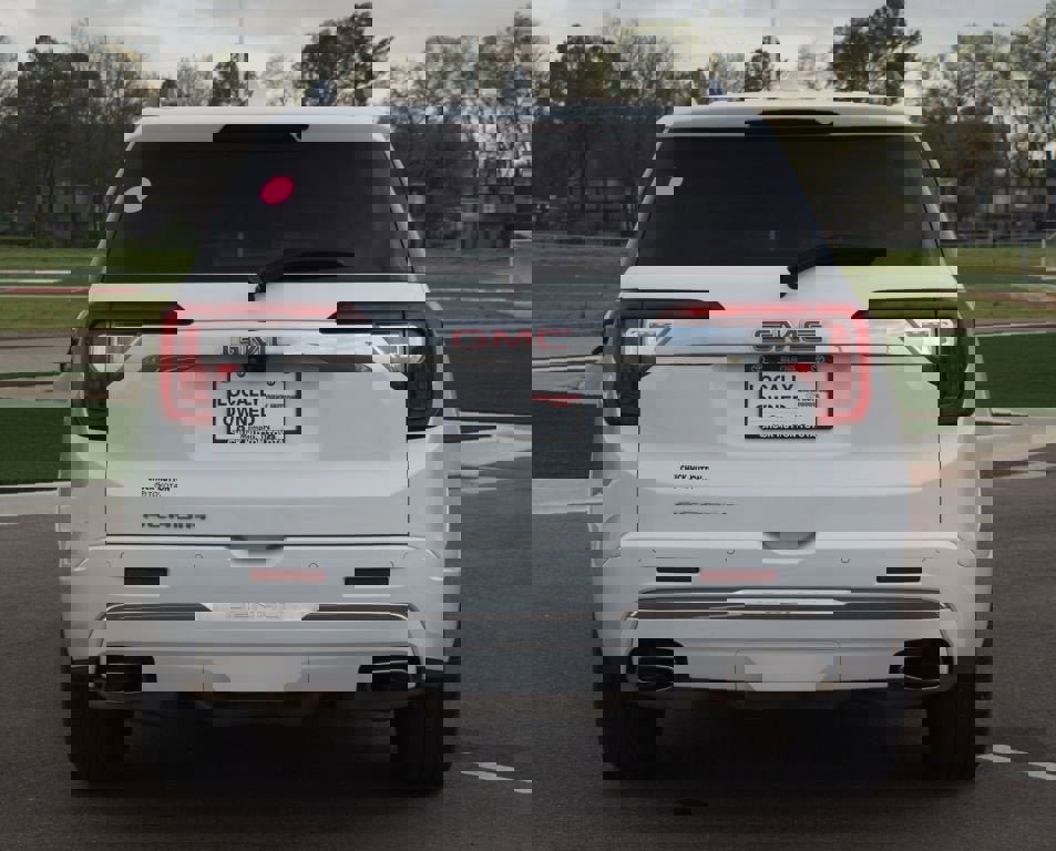 Used 2021 GMC Acadia Denali w/ Denali Technology Package image 4