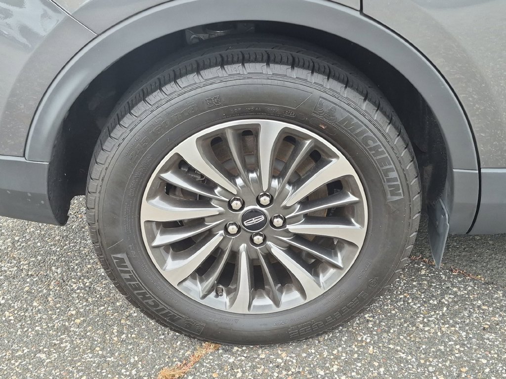 Used 2023 Lincoln Nautilus AWD w/ Premium Package image 27