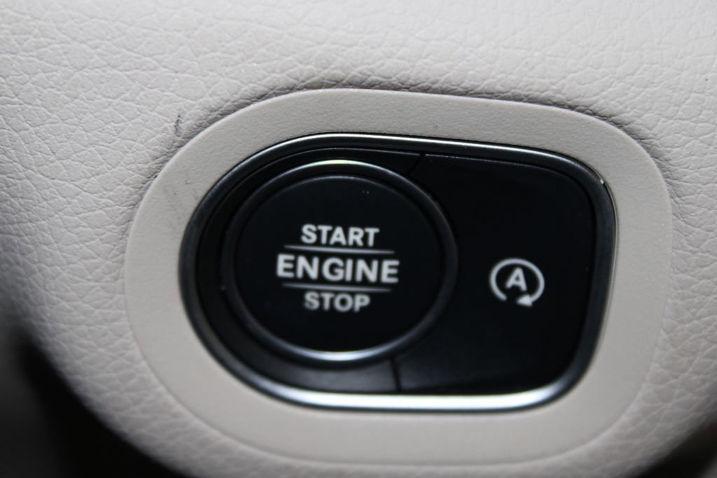 Used 2025 Mercedes-Benz GLS 450 4MATIC image 37