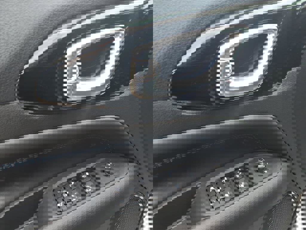 New 2026 Jeep Compass Latitude image 13