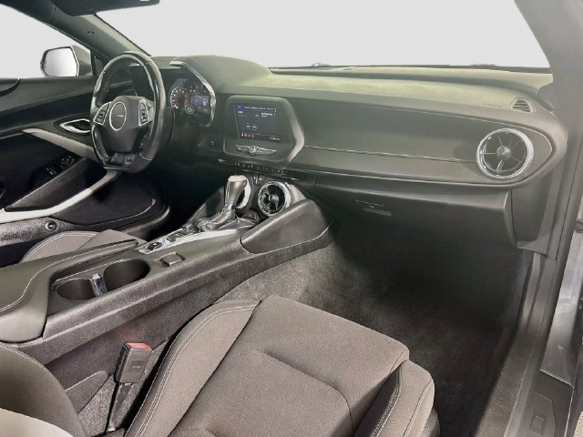 Used 2020 Chevrolet Camaro LT RWD image 27