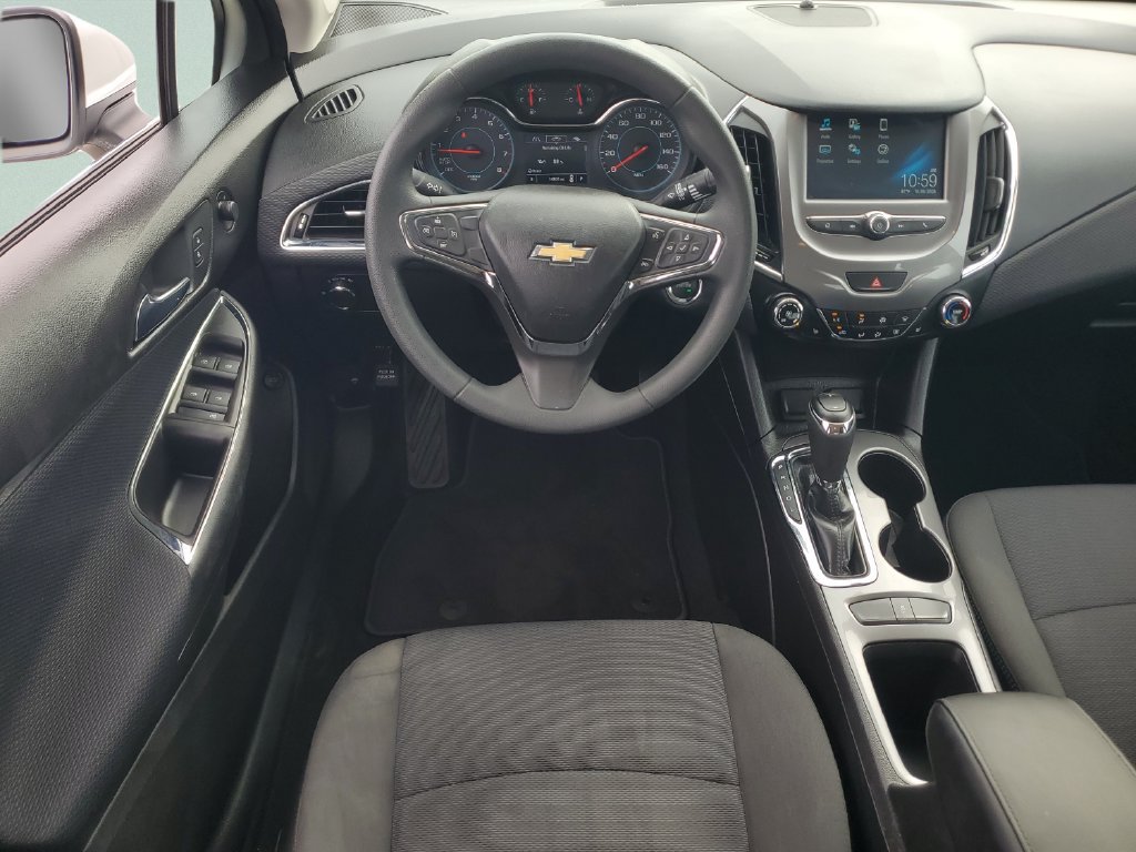 Used 2017 Chevrolet Cruze LT w/ Convenience Package FWD image 12