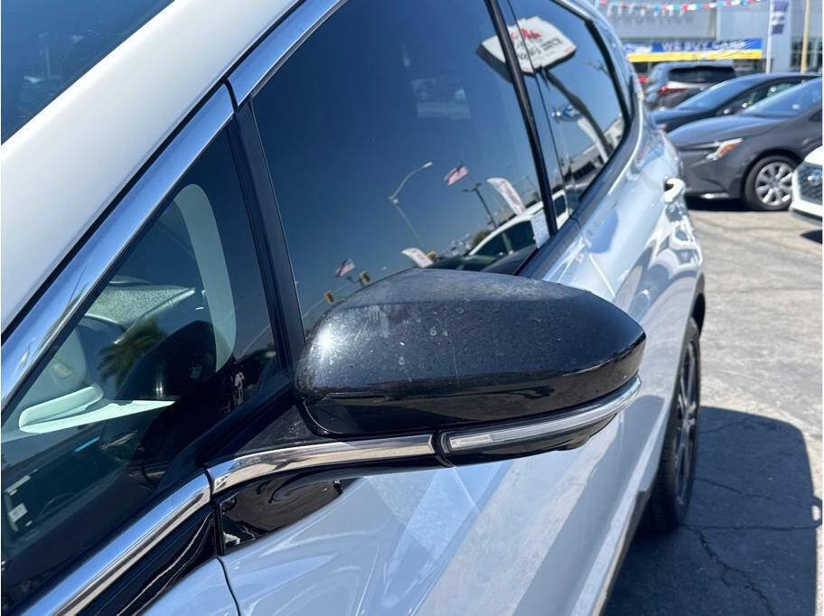 Used 2018 Chevrolet Bolt Premier w/ Infotainment Package FWD image 19
