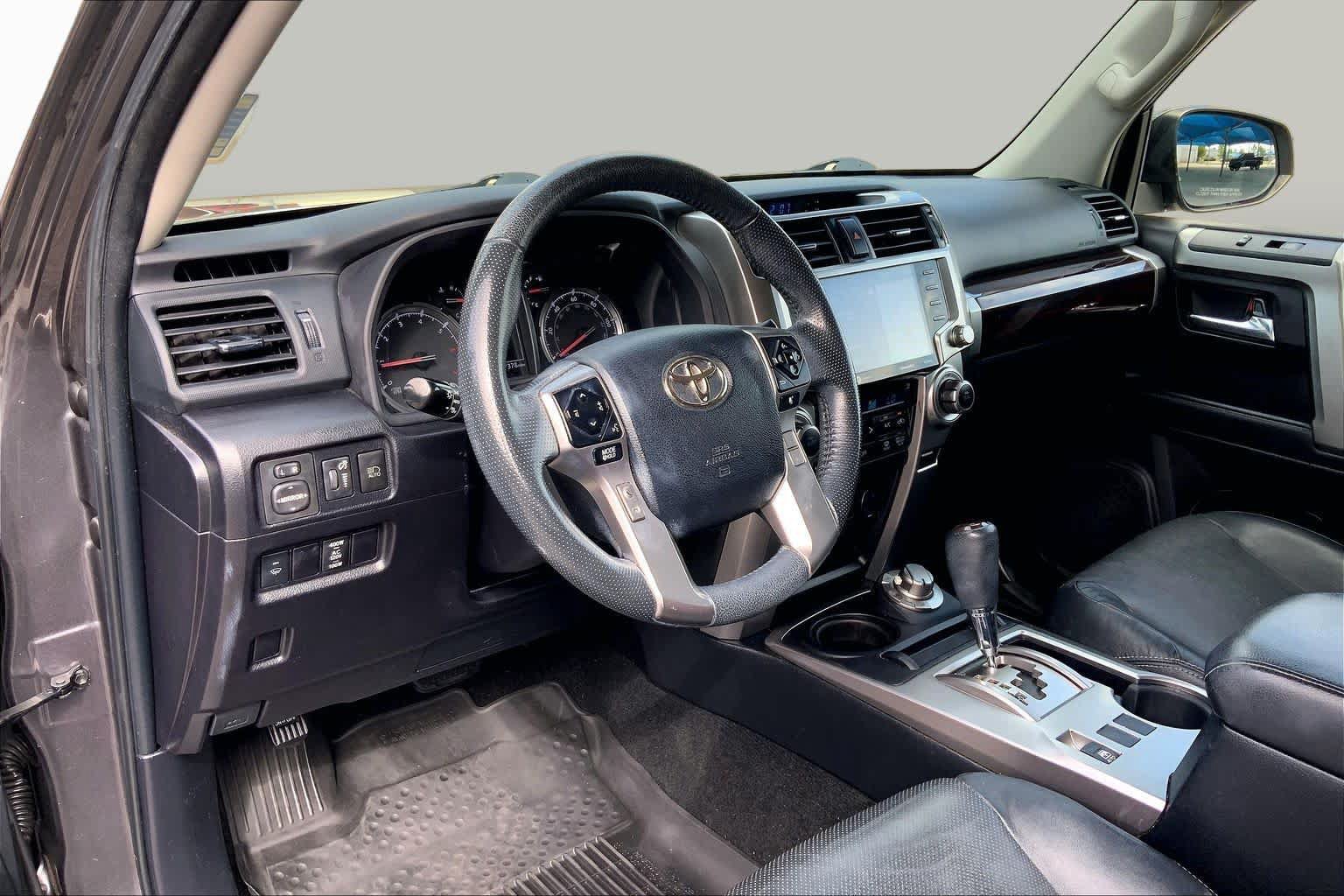 Used 2021 Toyota 4Runner Limited AWD/4WD image 18