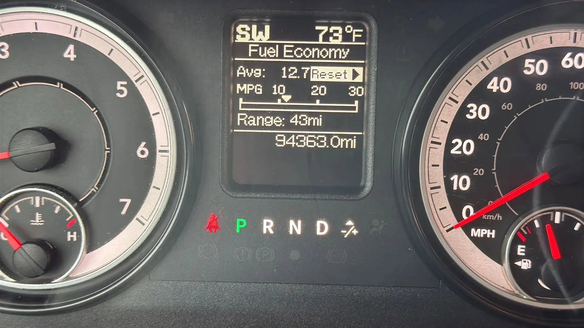 Used 2016 RAM 1500 Classic SLT AWD/4WD image 16