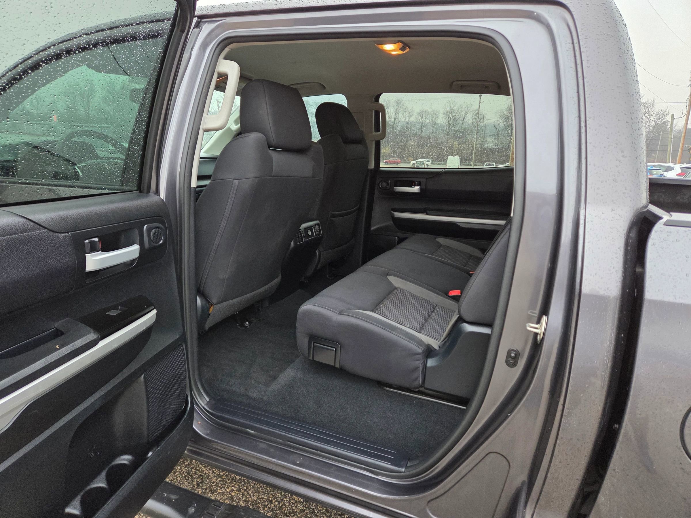 Used 2017 Toyota Tundra SR5 w/ SR5 Upgrade Package image 14