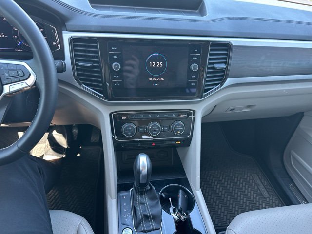Used 2023 Volkswagen Atlas SE w/ Black Wheel Package AWD/4WD image 16