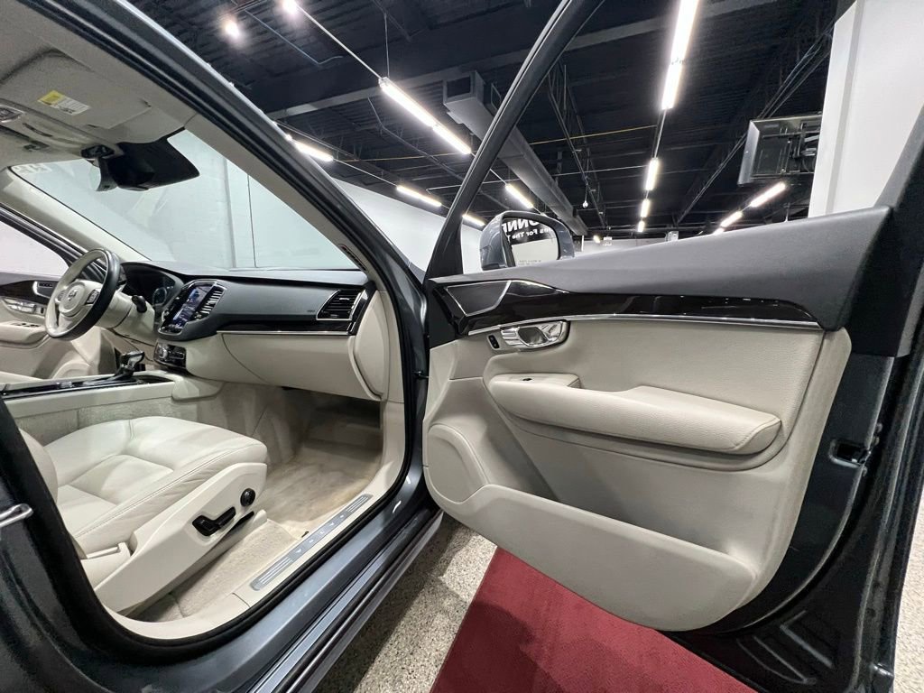 Used 2016 Volvo XC90 T6 Momentum image 26