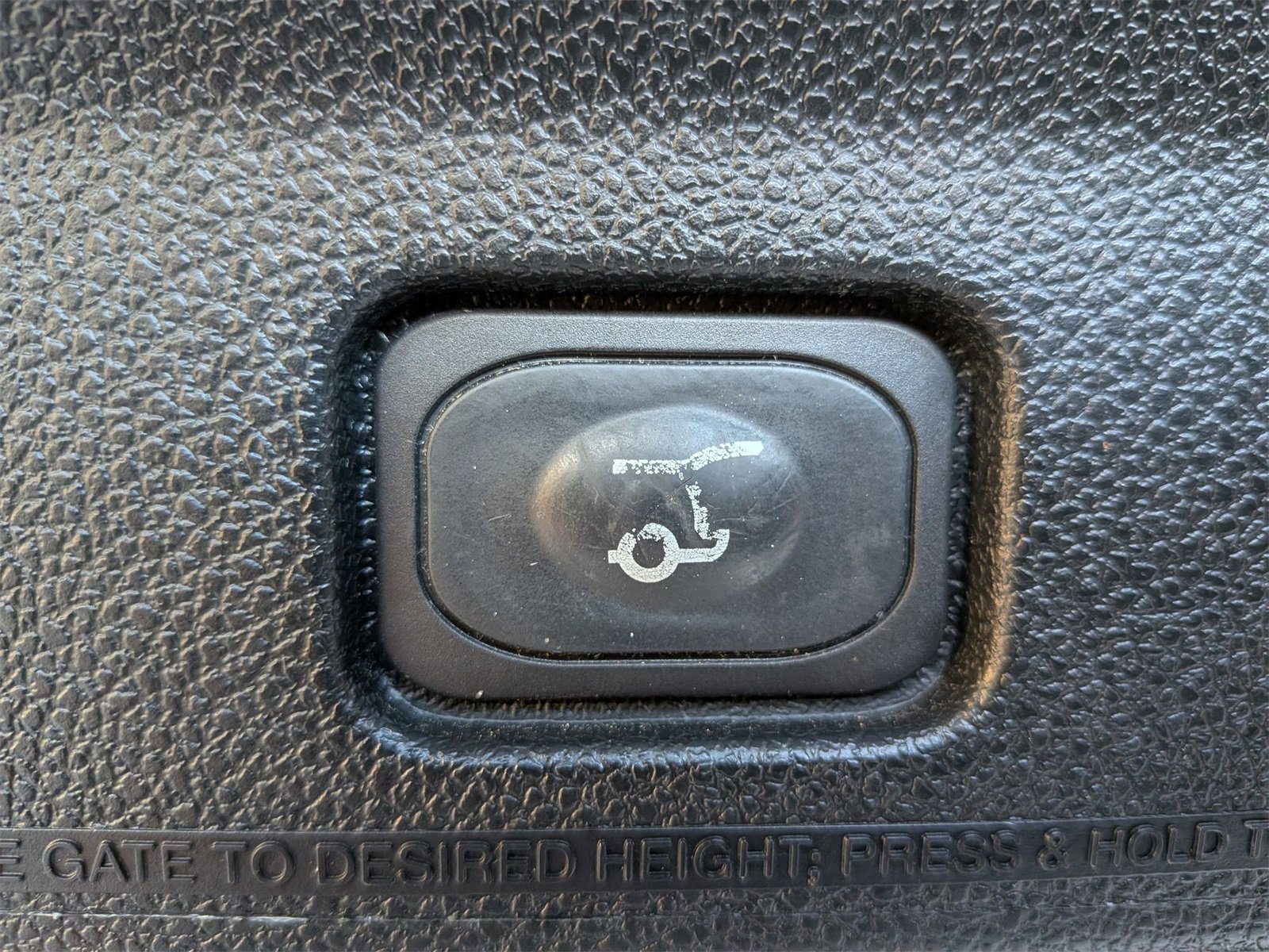 Used 2018 Ford Explorer Limited w/ Ford Safe & Smart Package image 33