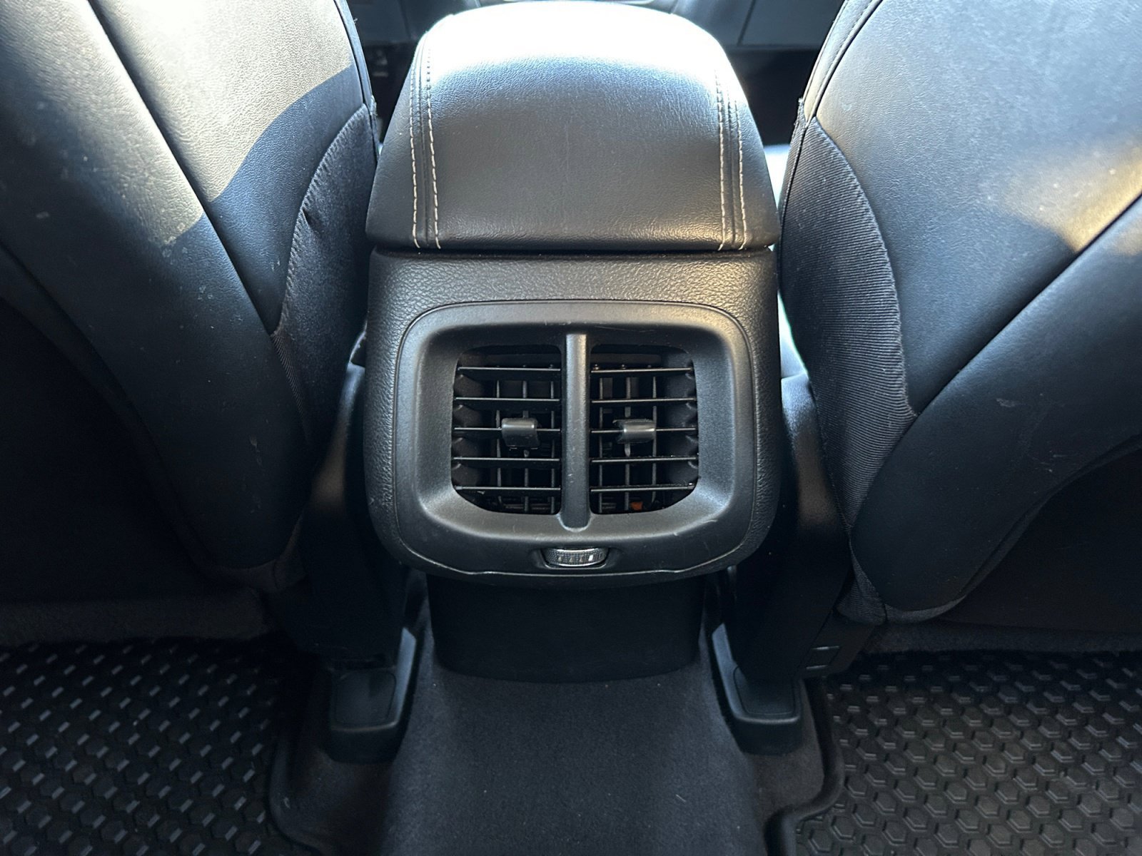 Used 2022 Jeep Cherokee Latitude AWD/4WD image 31