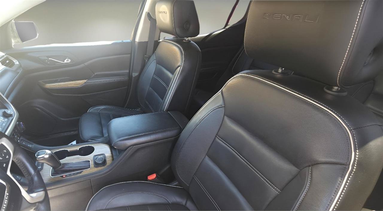 Used 2017 GMC Acadia Denali w/ Technology Package AWD/4WD image 12