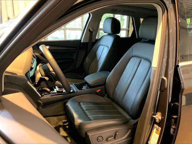 Certified 2023 Audi Q5 Premium w/ Convenience Package AWD/4WD image 5