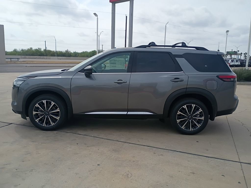 New 2026 Nissan Pathfinder Platinum image 3