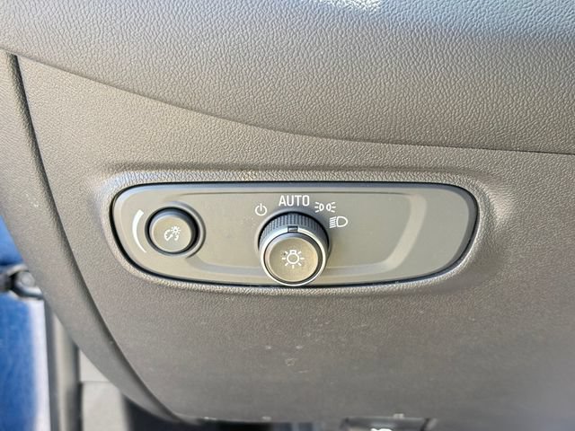 Used 2023 Chevrolet Equinox LT FWD image 24