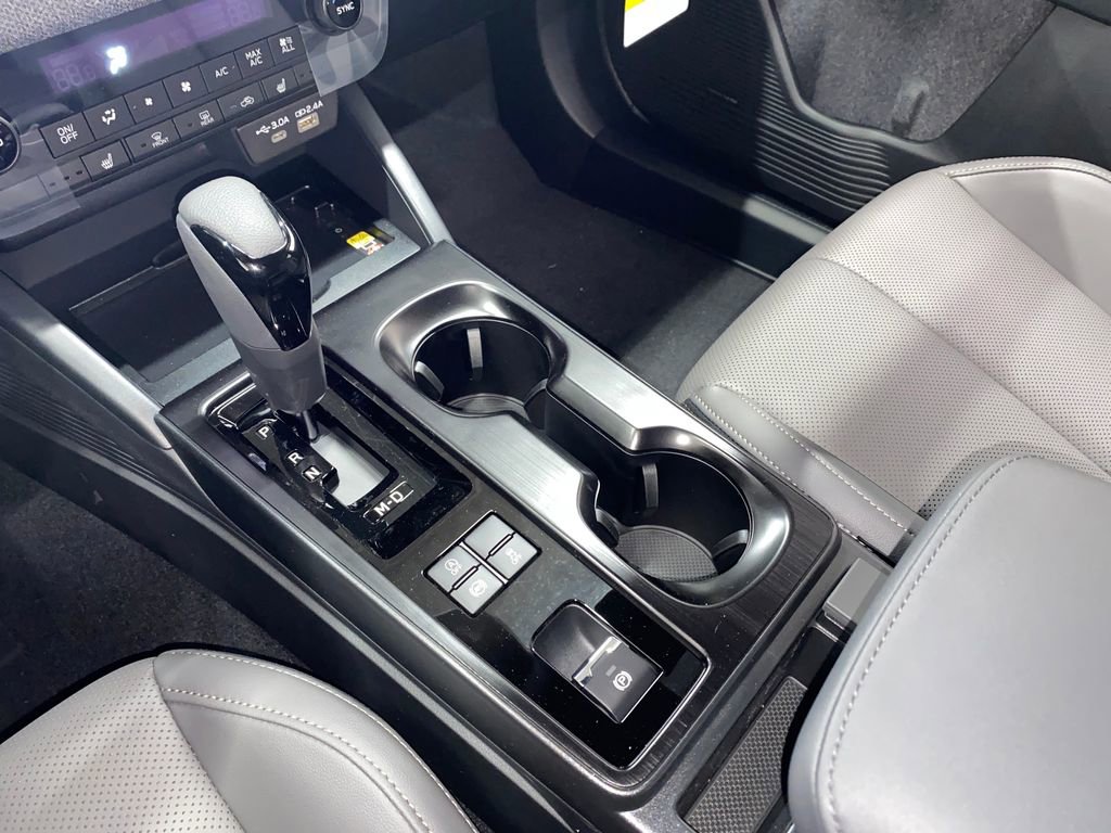 New 2026 Subaru Outback Limited AWD/4WD image 20