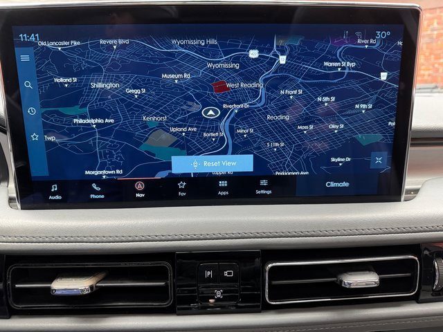 Used 2022 Lincoln Nautilus Reserve image 20