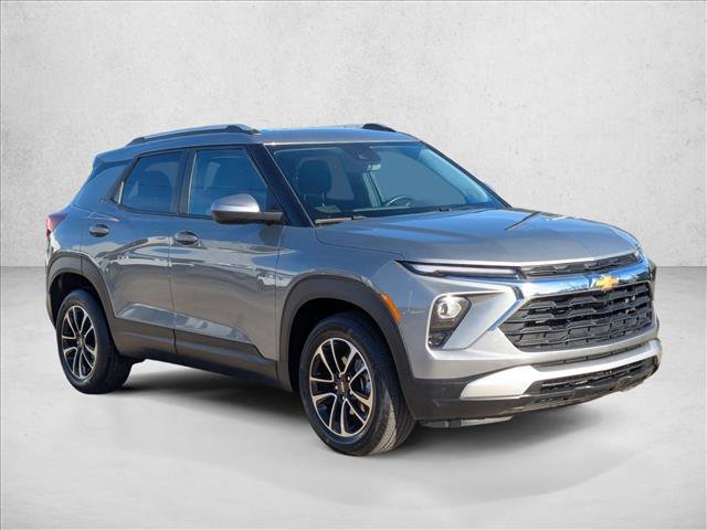 Used 2025 Chevrolet TrailBlazer LT w/ LT Cold Weather Package image 3