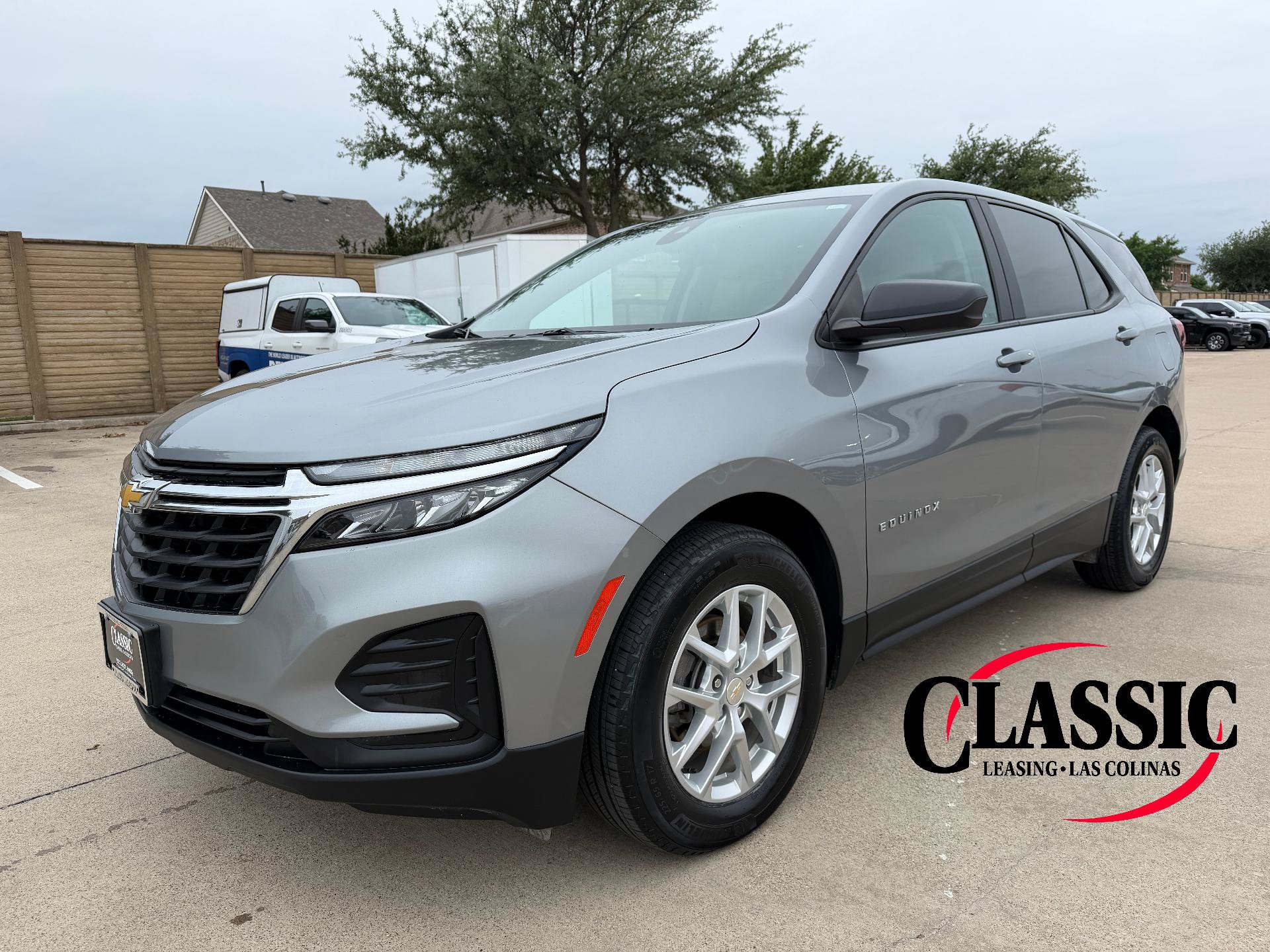 Used 2023 Chevrolet Equinox LS w/ LS Convenience Package FWD image 1