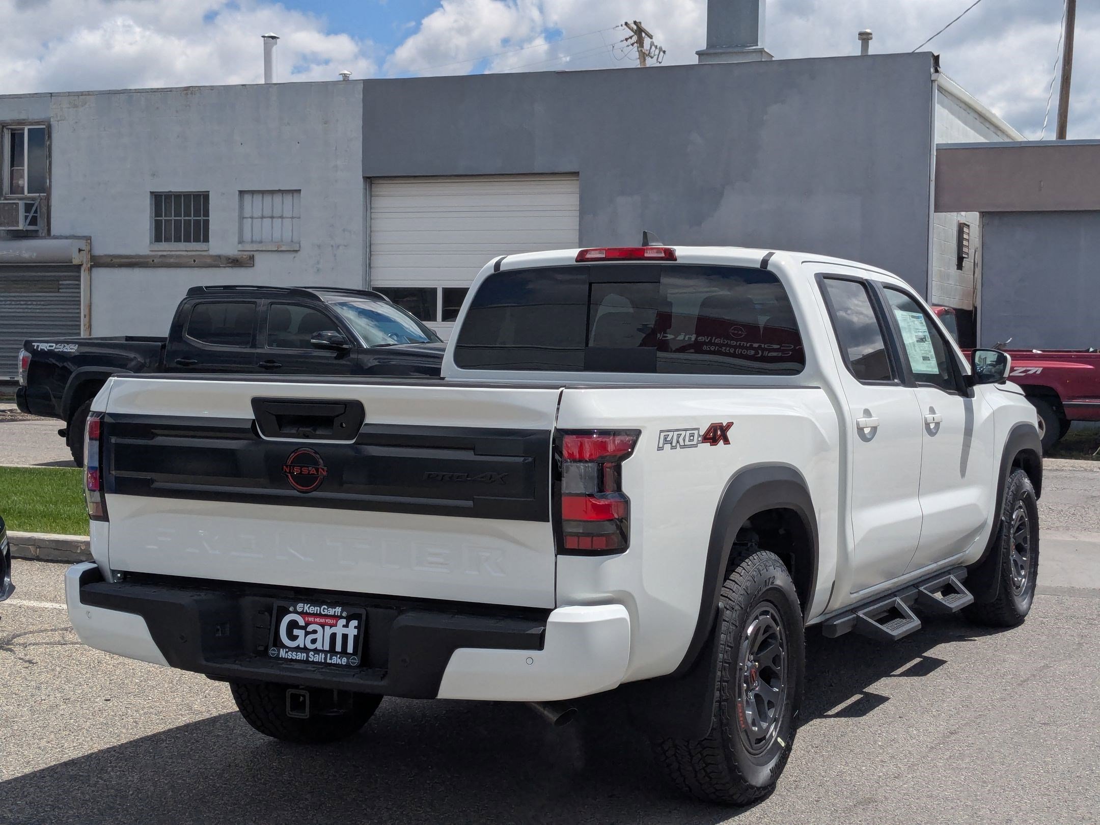 New 2025 Nissan Frontier PRO-4X w/ Pro Premium Package image 3